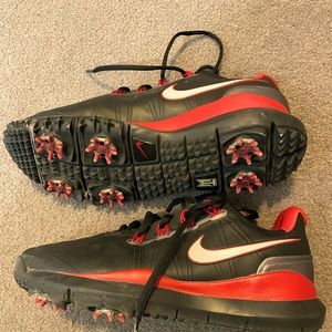 Tiger woods Nike golf shoes